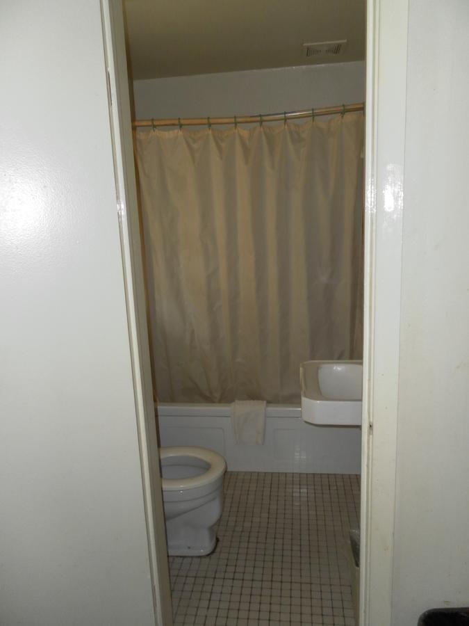 Tide Water Motel Hayes Ordinary Bilik gambar